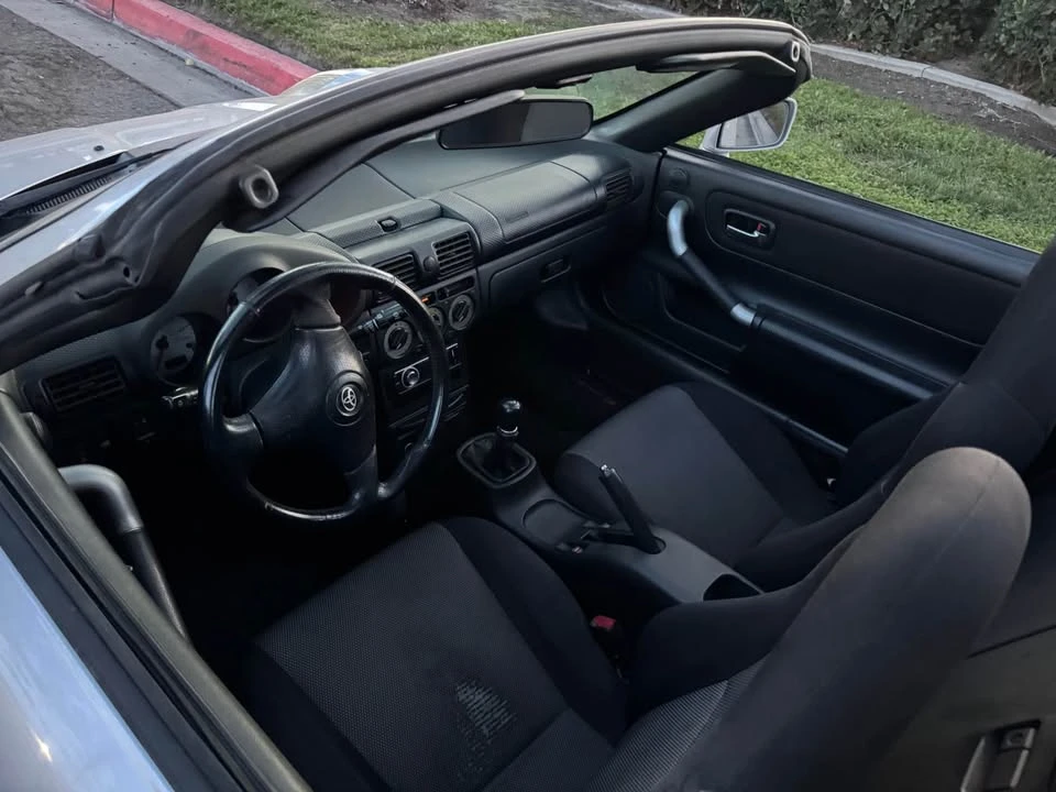 2002 Toyota MR2 Spyder/MR-S - Image 7 of 10