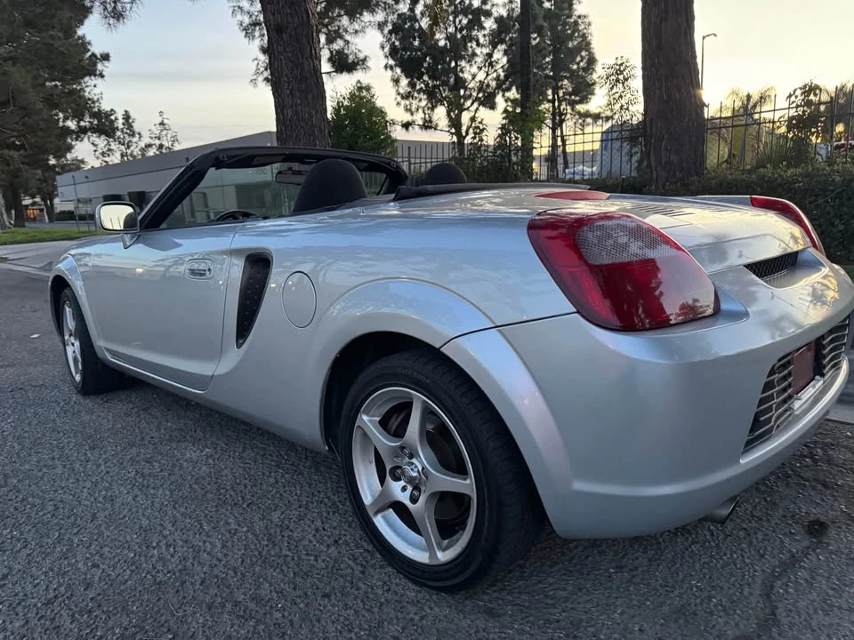 2002 Toyota MR2 Spyder/MR-S - Image 6 of 10