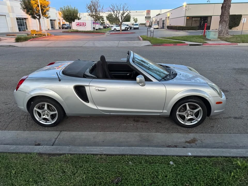 2002 Toyota MR2 Spyder/MR-S - Image 4 of 10