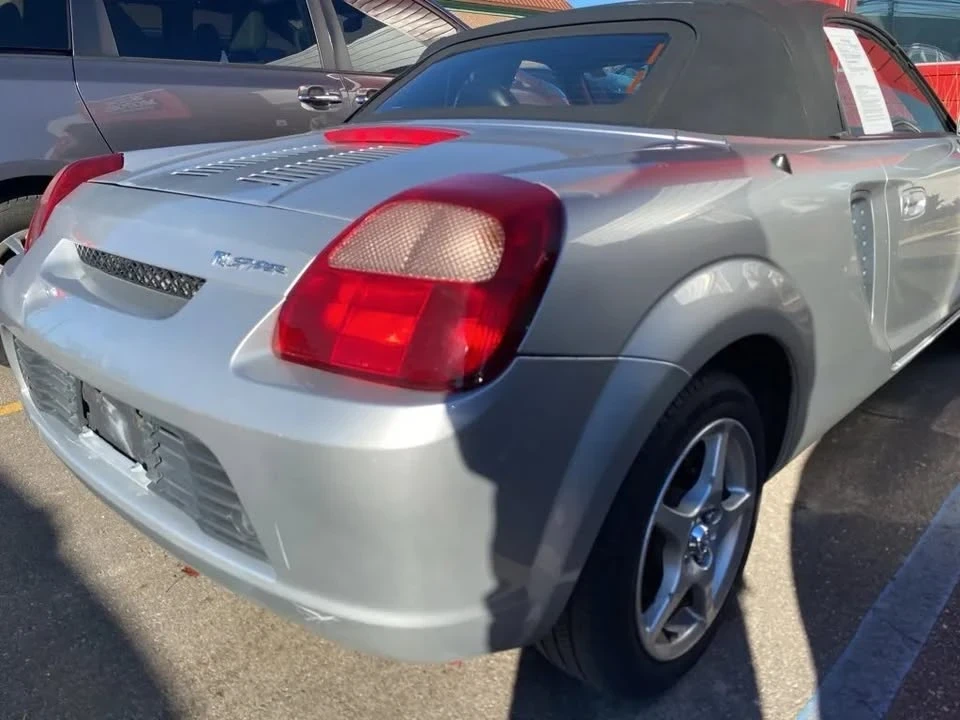 2002 Toyota MR2 Spyder/MR-S - Image 2 of 11