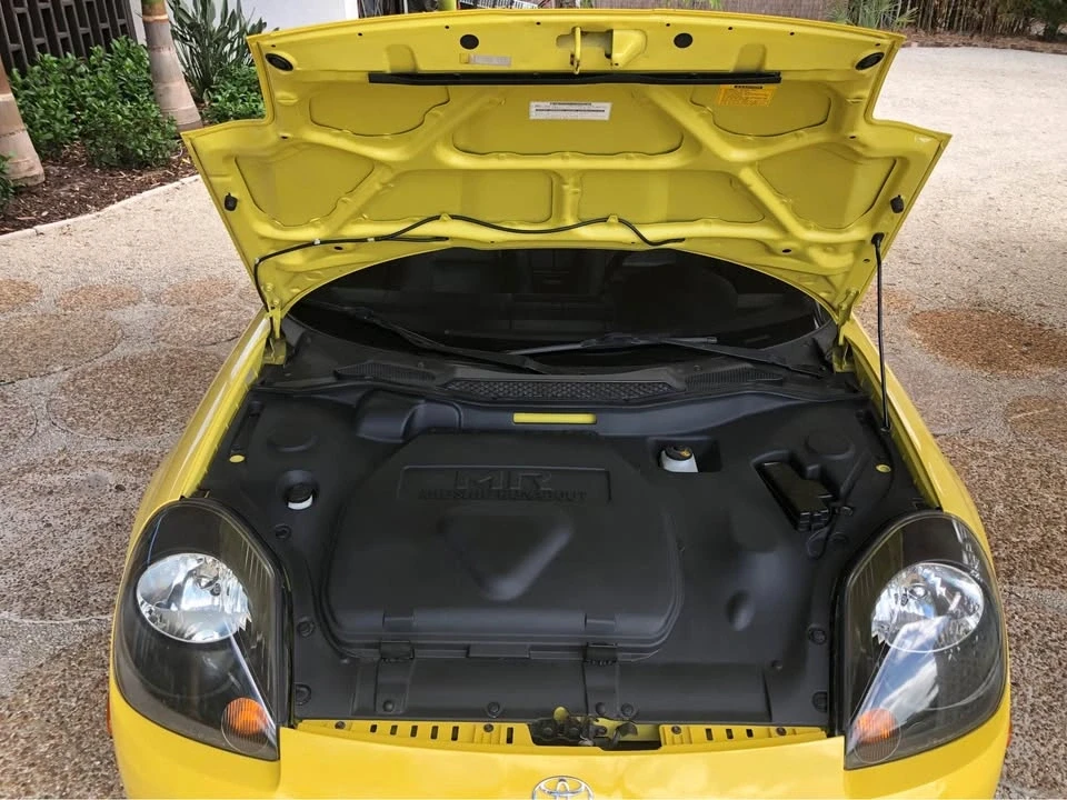 2002 Toyota MR2 Spyder/MR-S - Image 8 of 9