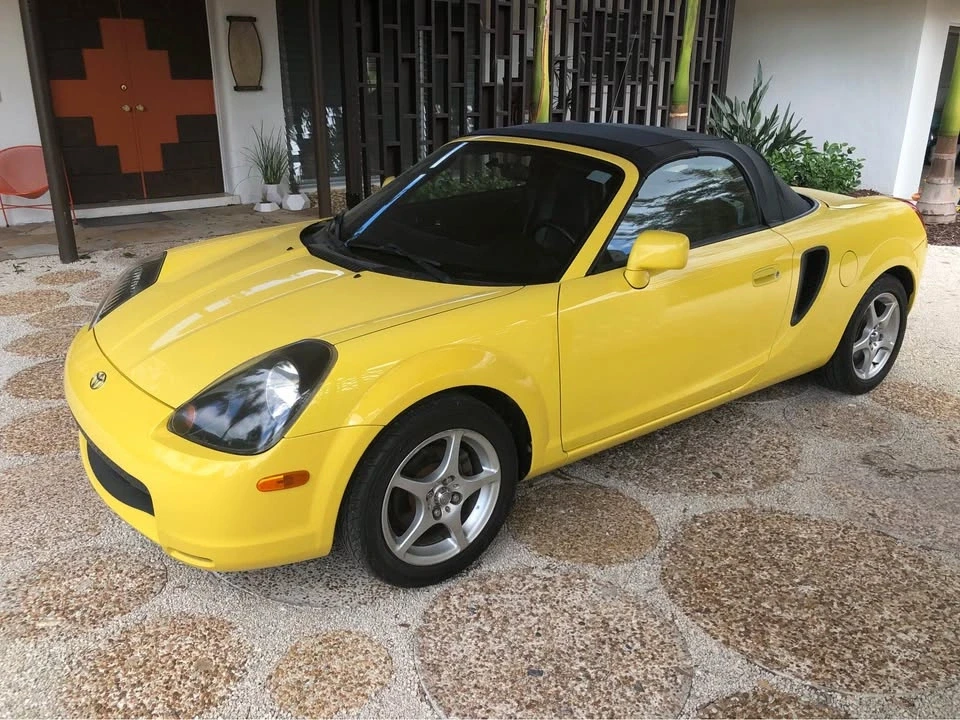 2002 Toyota MR2 Spyder/MR-S - Image 2 of 9