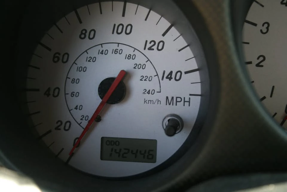 2002 Toyota MR2 Spyder/MR-S - Image 6 of 19