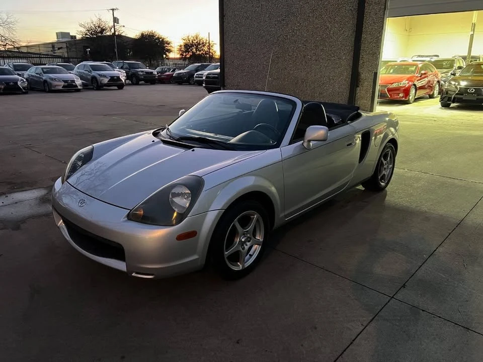 2002 Toyota MR2 Spyder/MR-S - Image 9 of 18