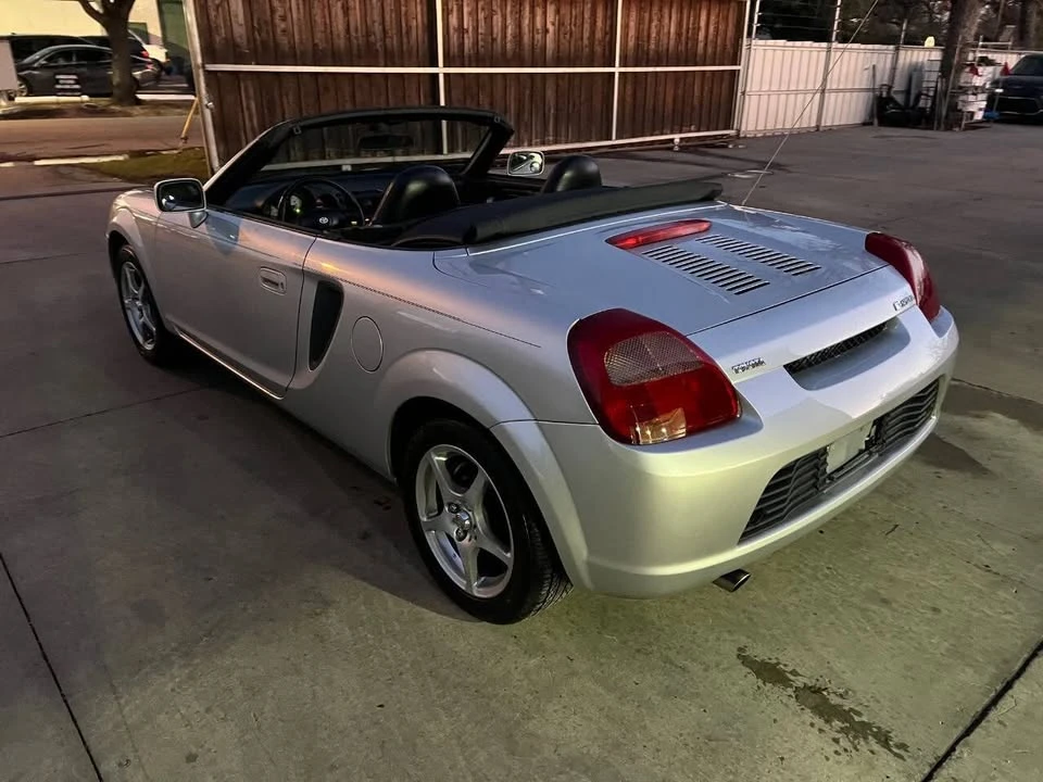 2002 Toyota MR2 Spyder/MR-S - Image 11 of 18