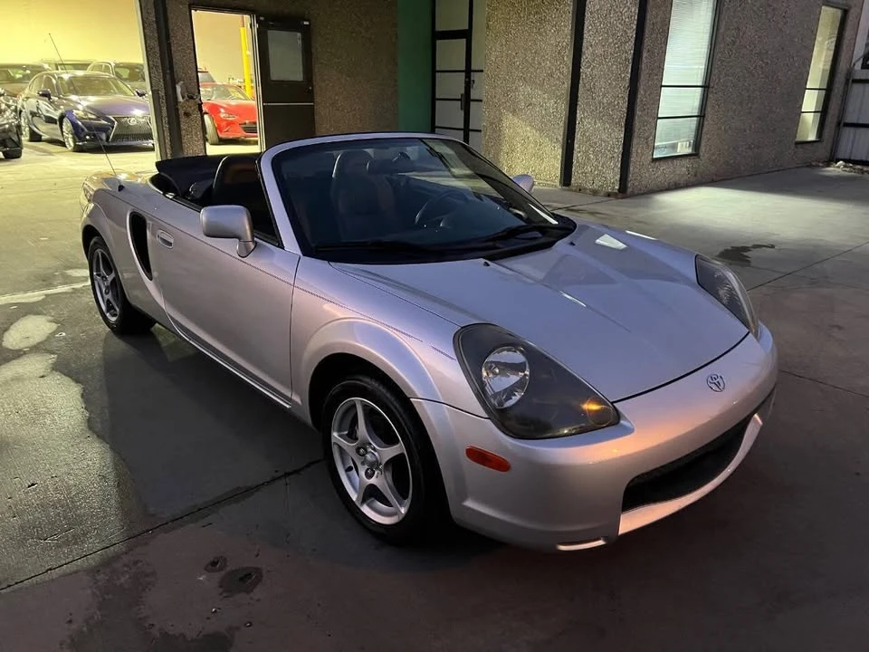 2002 Toyota MR2 Spyder/MR-S - Image 10 of 18