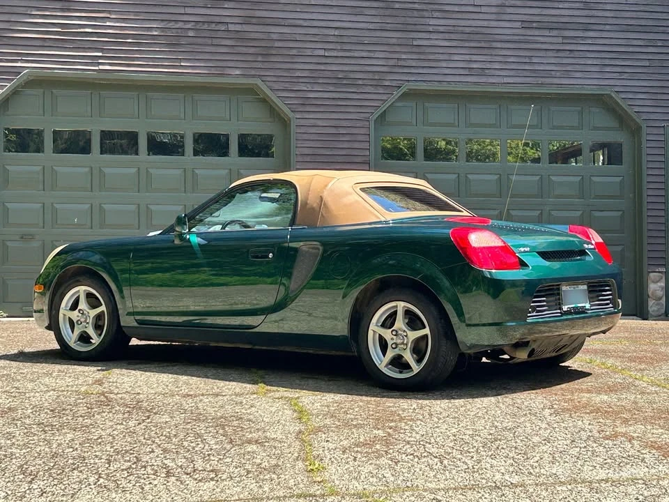 2002 Toyota MR2 Spyder/MR-S - Image 2 of 18
