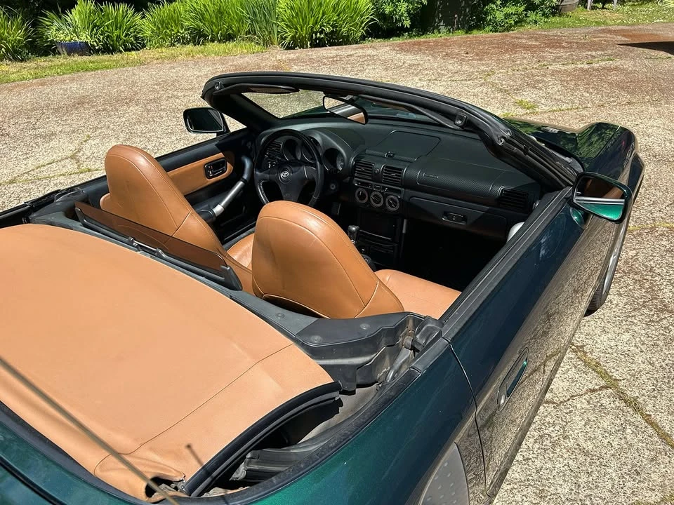 2002 Toyota MR2 Spyder/MR-S - Image 11 of 18