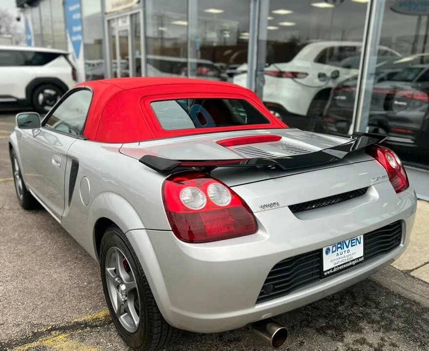 2002 Toyota MR2 Spyder/MR-S - Image 17 of 19