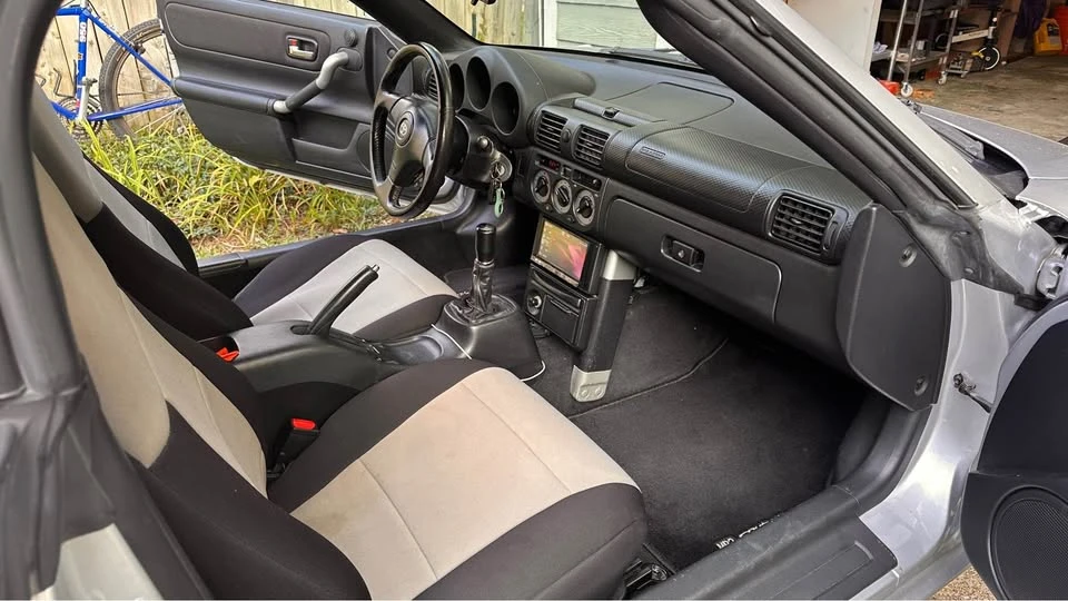 2002 Toyota MR2 Spyder/MR-S - Image 19 of 20
