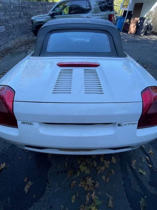 2002 Toyota MR2 Spyder/MR-S - Image 3 of 5