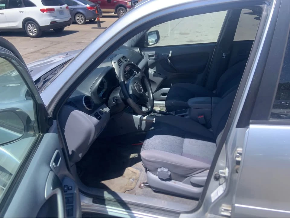 2002 Toyota RAV4 2nd Gen - Image 7 of 7
