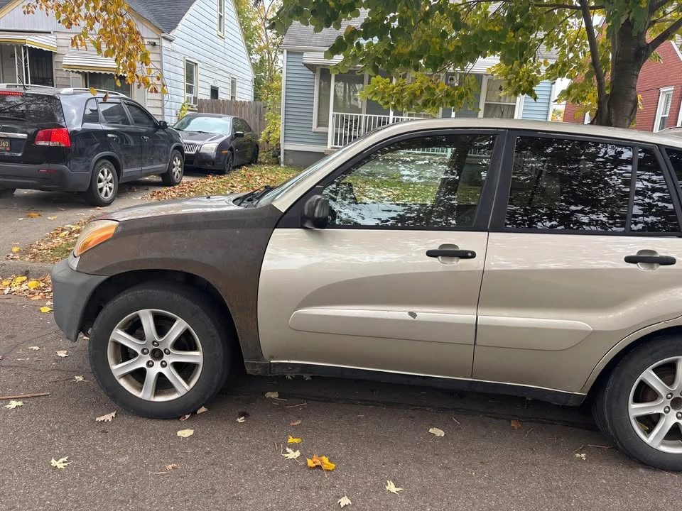 2002 Toyota RAV4 2nd Gen - Image 3 of 5