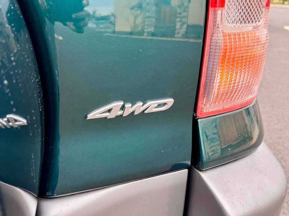 2002 Toyota RAV4 2nd Gen - Image 15 of 18