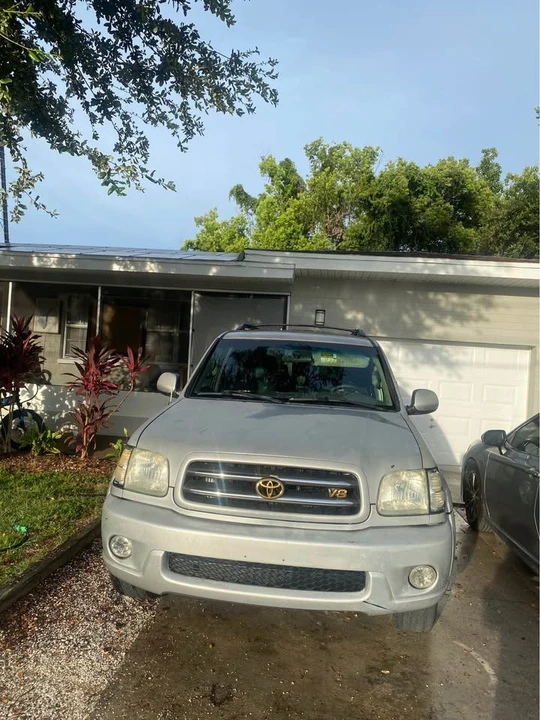 2002 Toyota Sequoia 1st Gen - Image 4 of 7