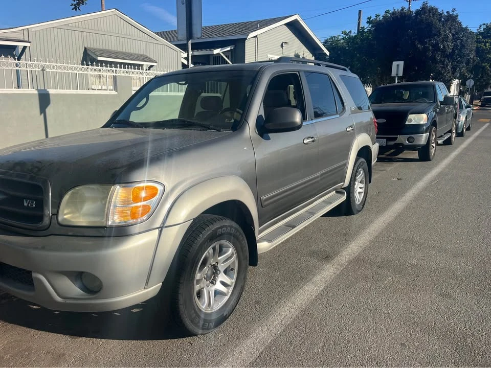 2002 Toyota Sequoia 1st Gen - Image 2 of 5