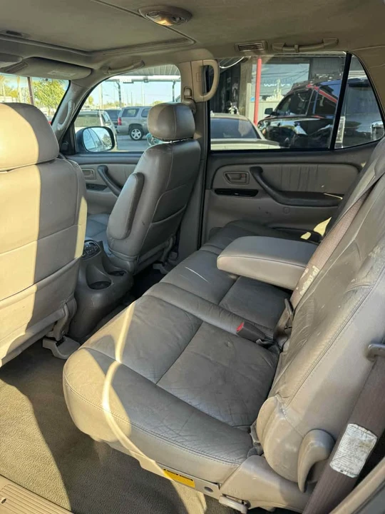 2002 Toyota Sequoia 1st Gen - Image 8 of 9