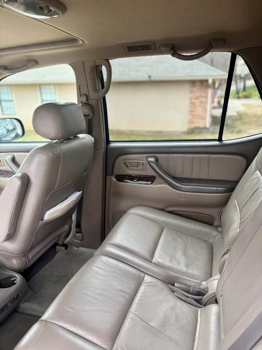 2002 Toyota Sequoia 1st Gen - Image 8 of 10