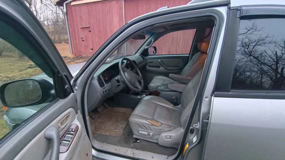 2002 Toyota Sequoia 1st Gen - Image 6 of 12