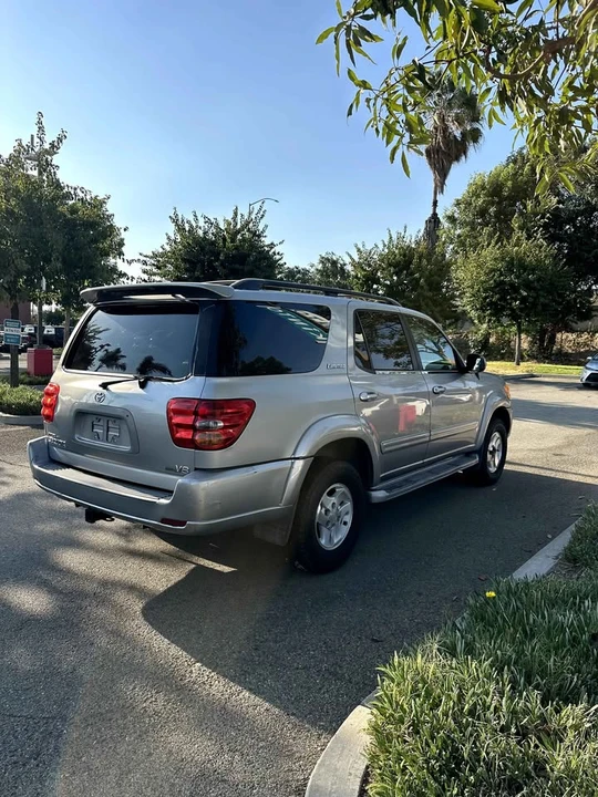 2002 Toyota Sequoia 1st Gen - Image 4 of 7