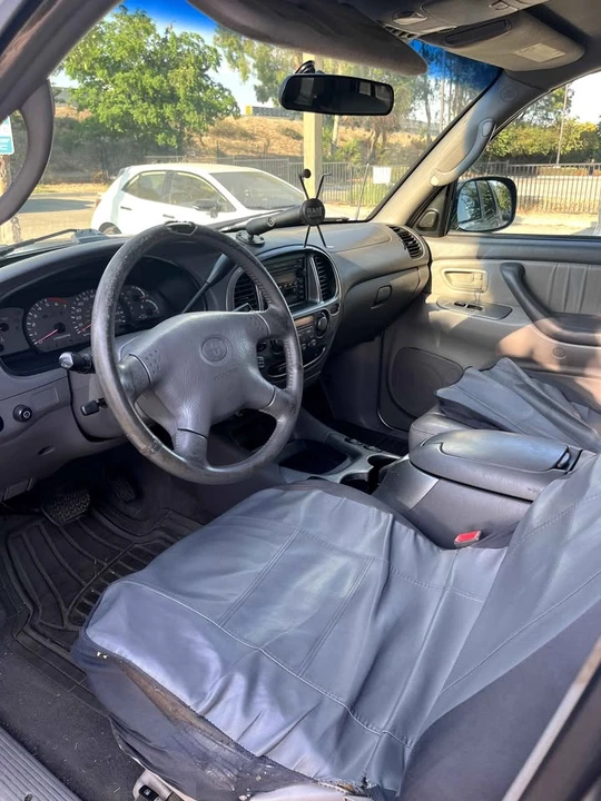 2002 Toyota Sequoia 1st Gen - Image 5 of 7