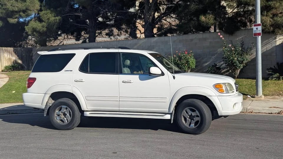 2002 Toyota Sequoia 1st Gen - Image 2 of 15