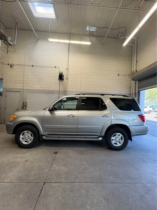 2002 Toyota Sequoia 1st Gen - Image 4 of 17