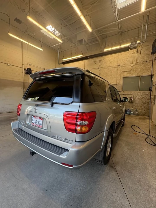 2002 Toyota Sequoia 1st Gen - Image 6 of 17