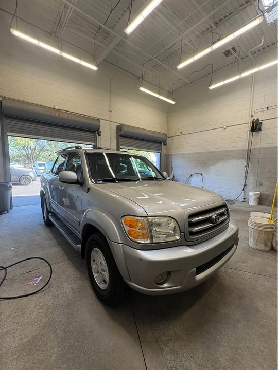 2002 Toyota Sequoia 1st Gen - Image 5 of 17