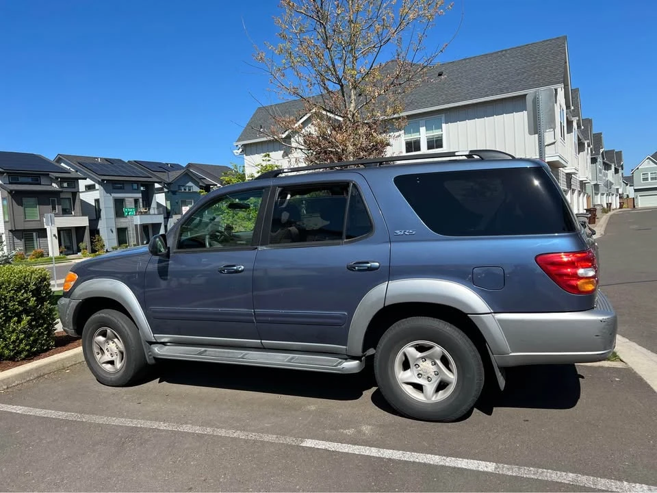 2002 Toyota Sequoia 1st Gen - Image 2 of 2