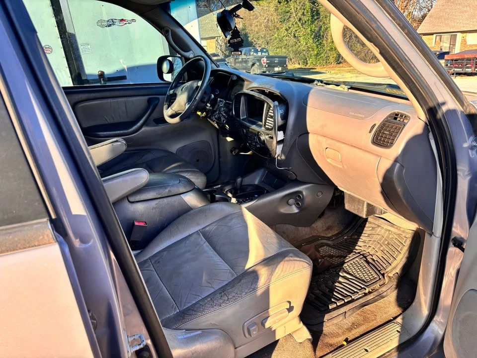 2002 Toyota Sequoia 1st Gen - Image 8 of 11
