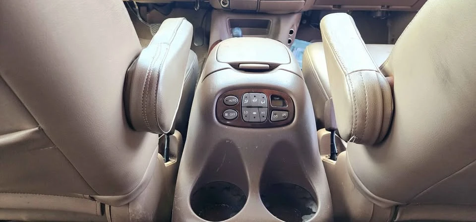 2002 Toyota Sequoia 1st Gen - Image 10 of 15