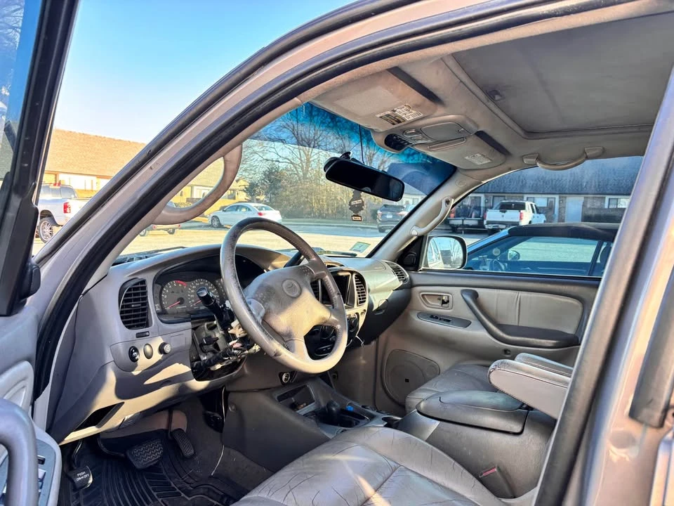 2002 Toyota Sequoia 1st Gen - Image 4 of 11