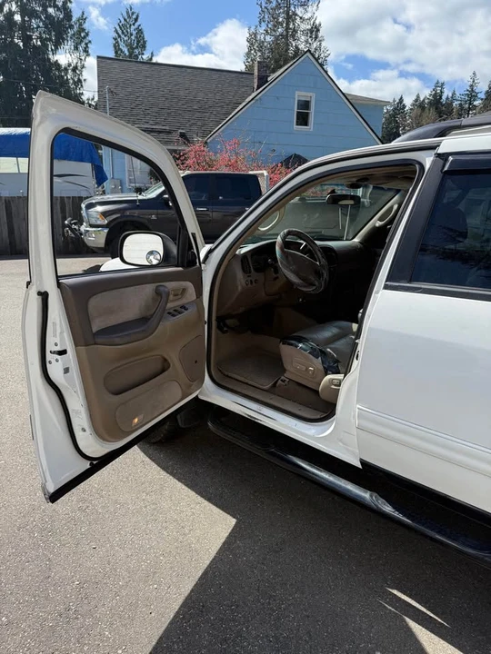 2002 Toyota Sequoia 1st Gen - Image 4 of 9