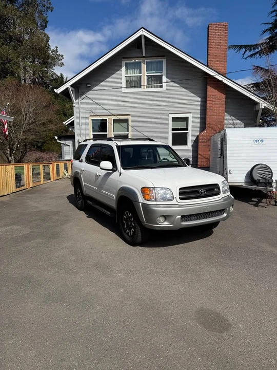 2002 Toyota Sequoia 1st Gen - Image 2 of 9