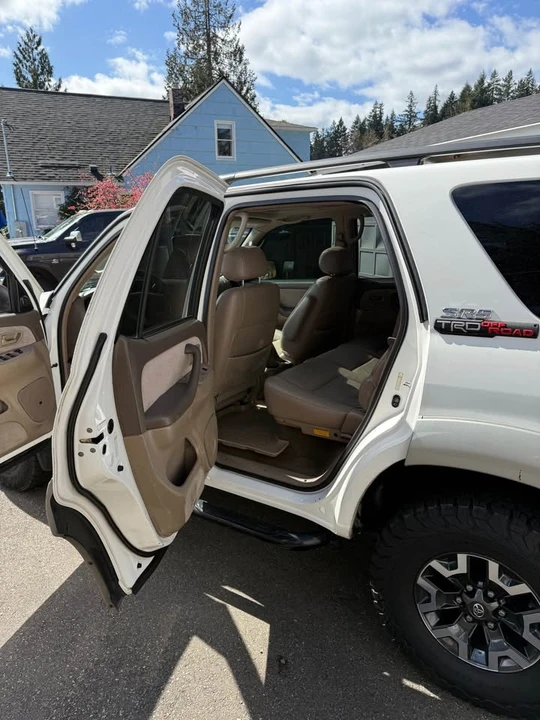 2002 Toyota Sequoia 1st Gen - Image 5 of 9