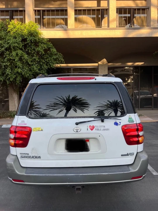 2002 Toyota Sequoia 1st Gen - Image 4 of 12