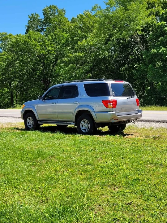 2002 Toyota Sequoia 1st Gen - Image 3 of 8