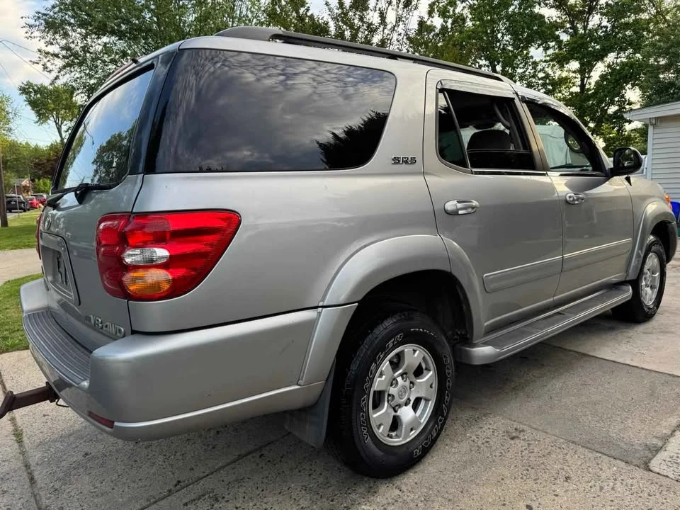 2002 Toyota Sequoia 1st Gen - Image 3 of 7