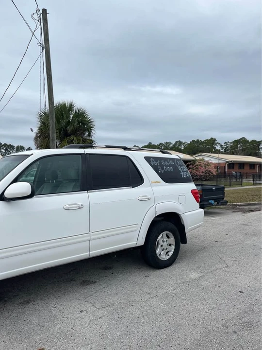 2002 Toyota Sequoia 1st Gen - Image 2 of 5