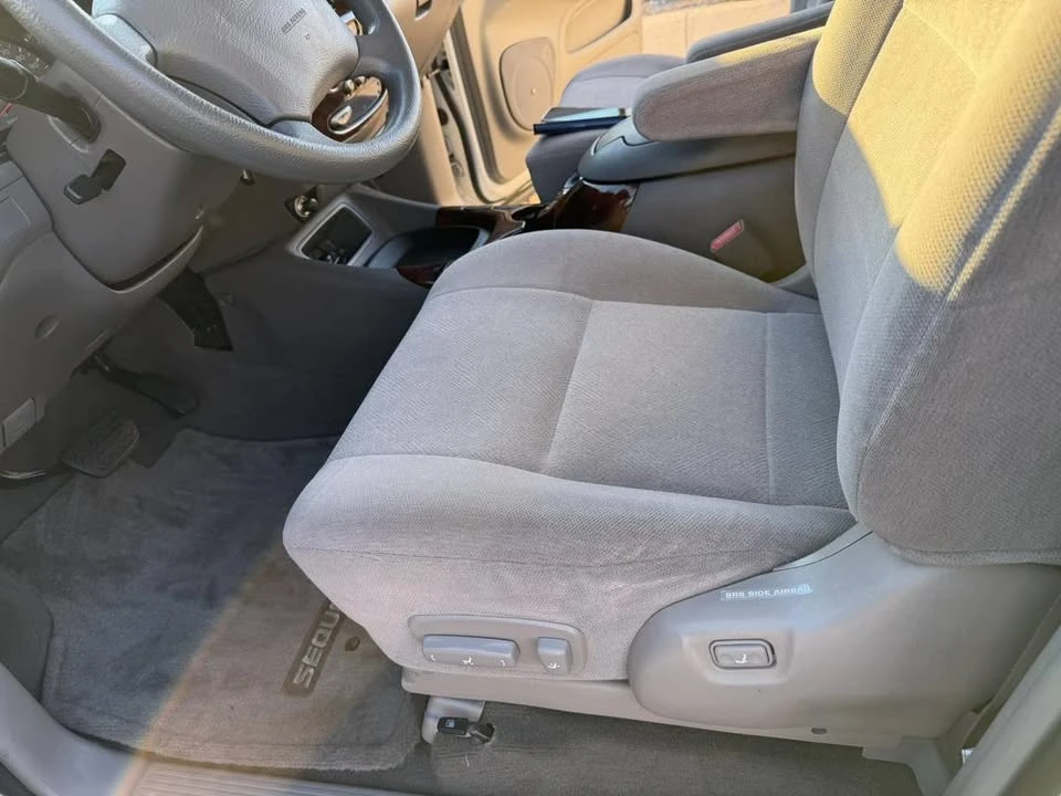 2002 Toyota Sequoia 1st Gen - Image 10 of 18