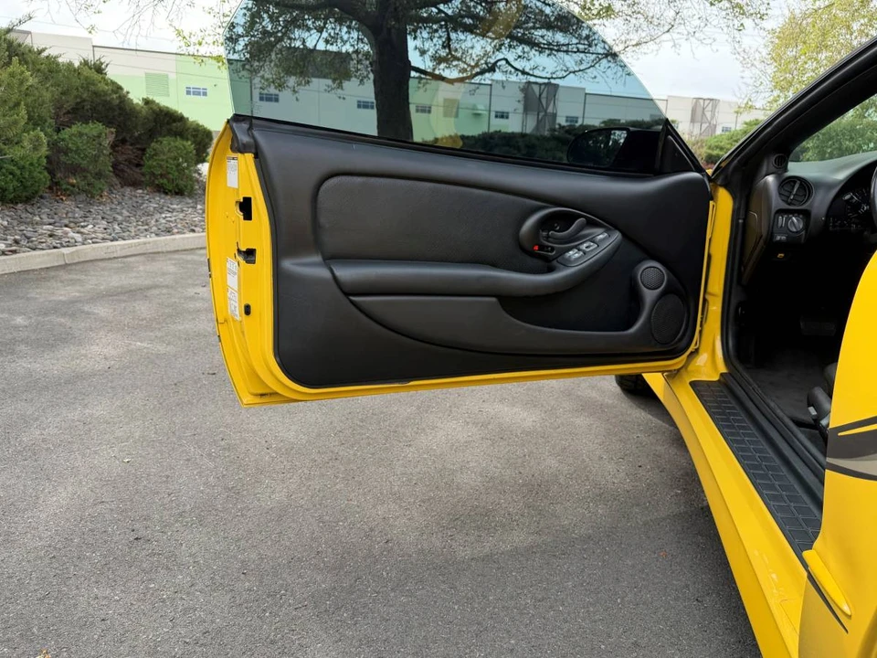 2002 Pontiac Firebird Trans Am 4th Gen - Image 11 of 22