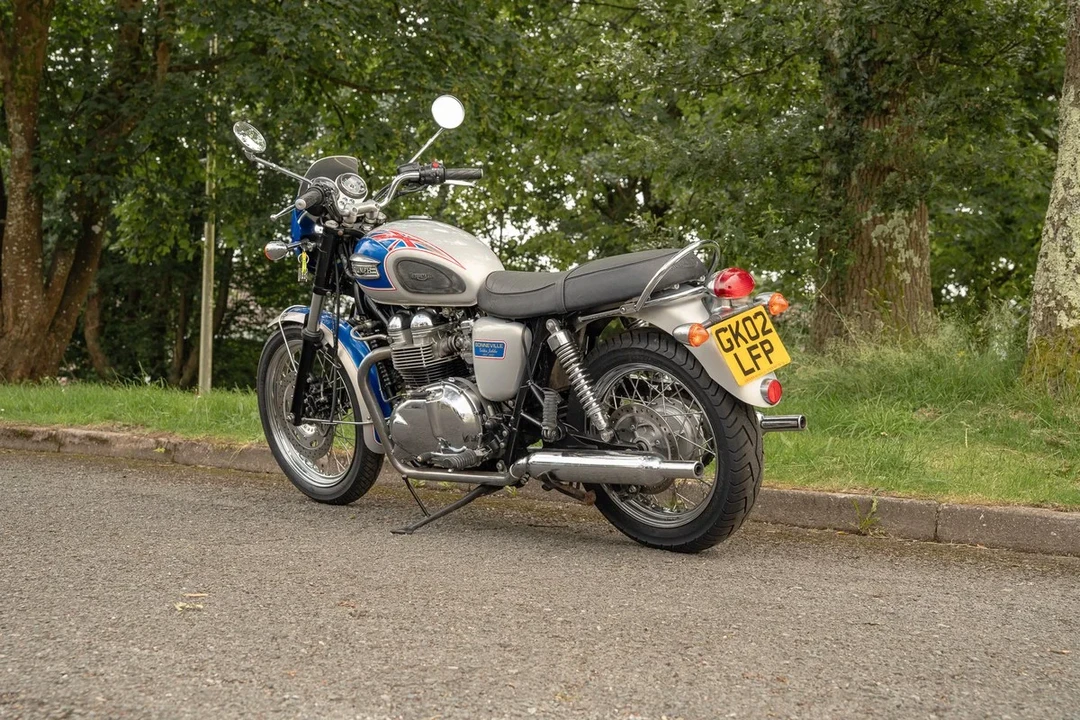 2002 Triumph New Bonneville - Image 11 of 30