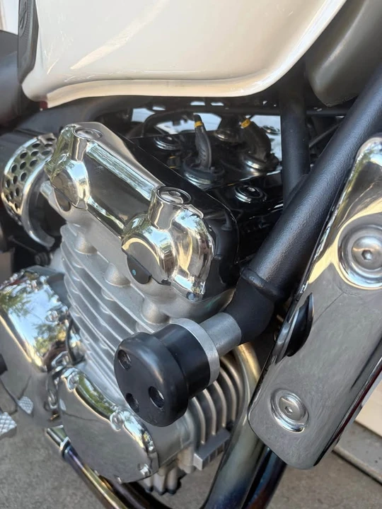 2002 Triumph - Image 7 of 9