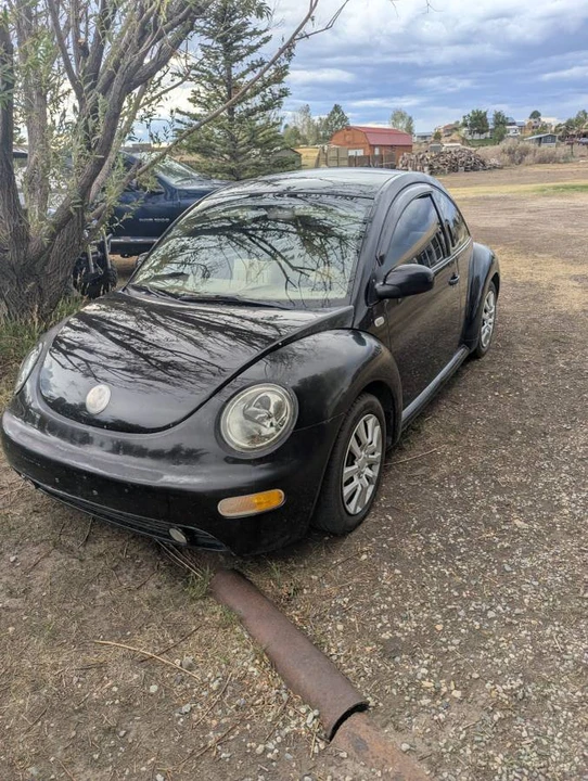 2002 Volkswagen Beetle (1980-2003) - Image 3 of 3
