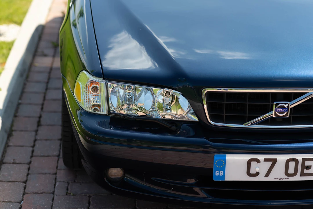 2002 Volvo C70 1st Gen - Image 9 of 31