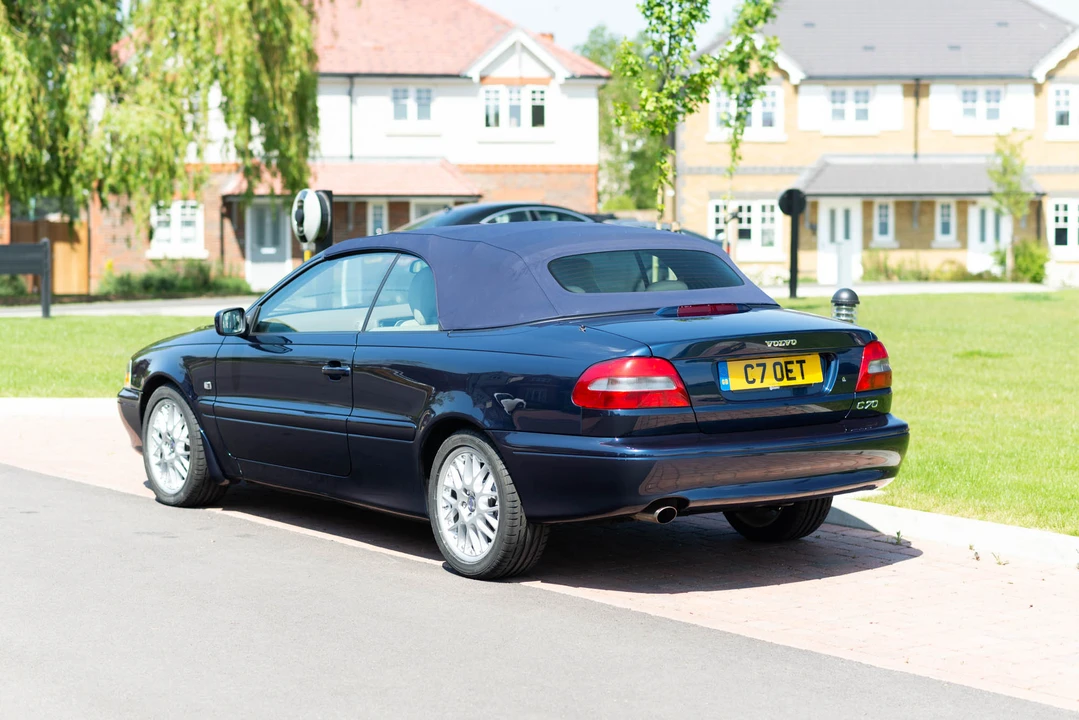 2002 Volvo C70 1st Gen - Image 14 of 31