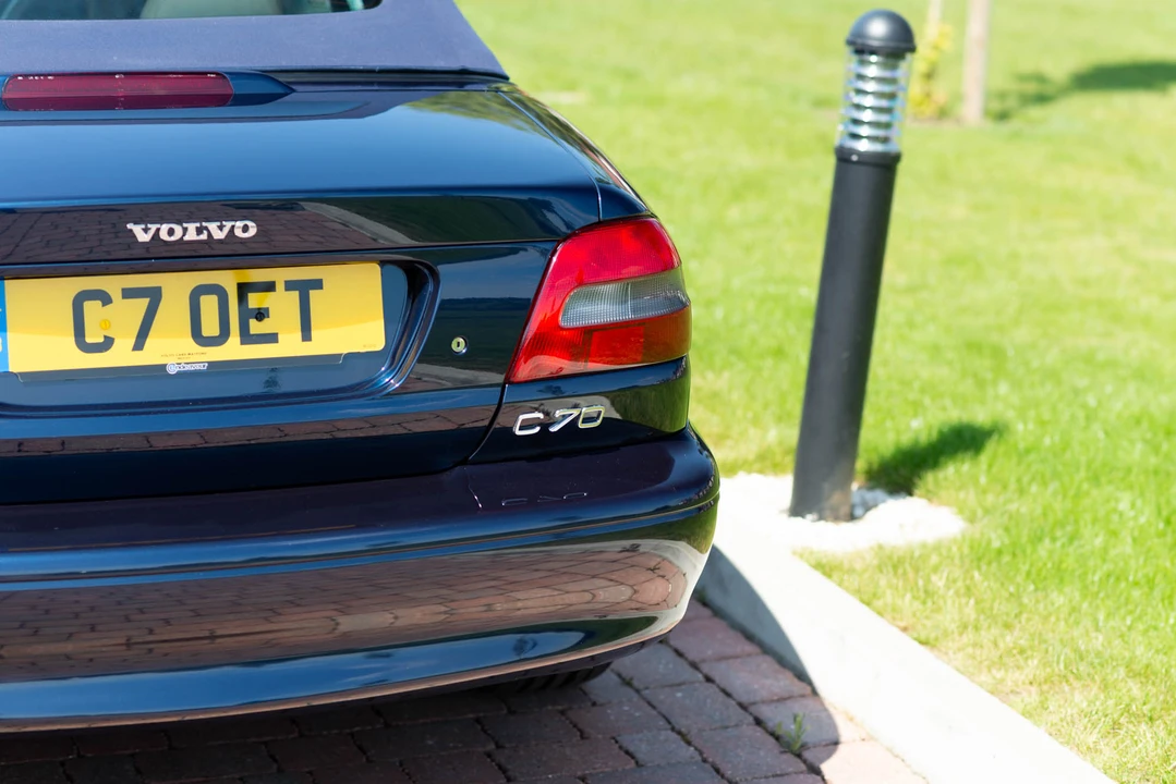 2002 Volvo C70 1st Gen - Image 19 of 31