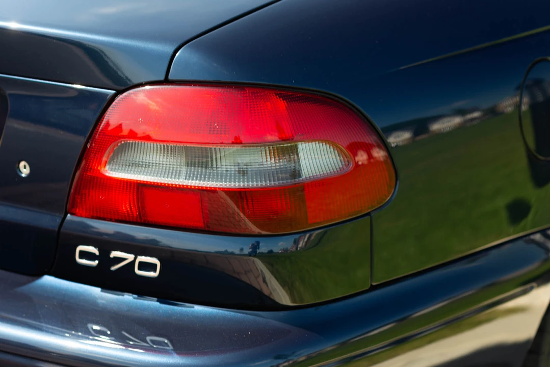 2002 Volvo C70 1st Gen - Image 31 of 31
