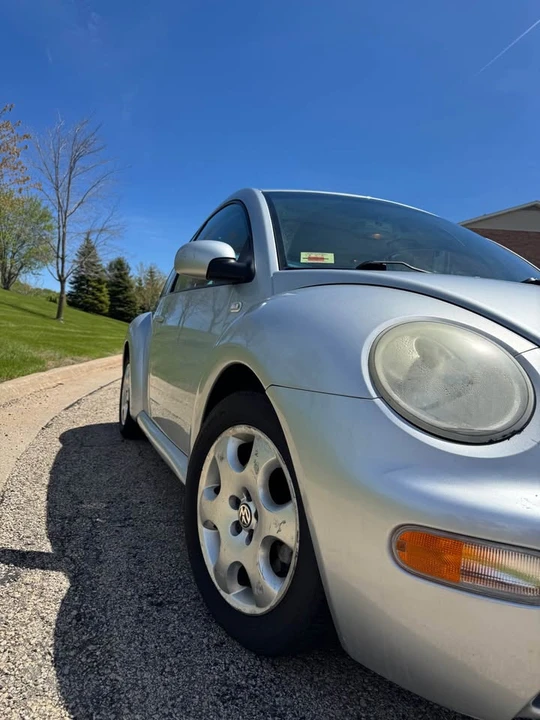 2002 Volkswagen Beetle - Image 2 of 8